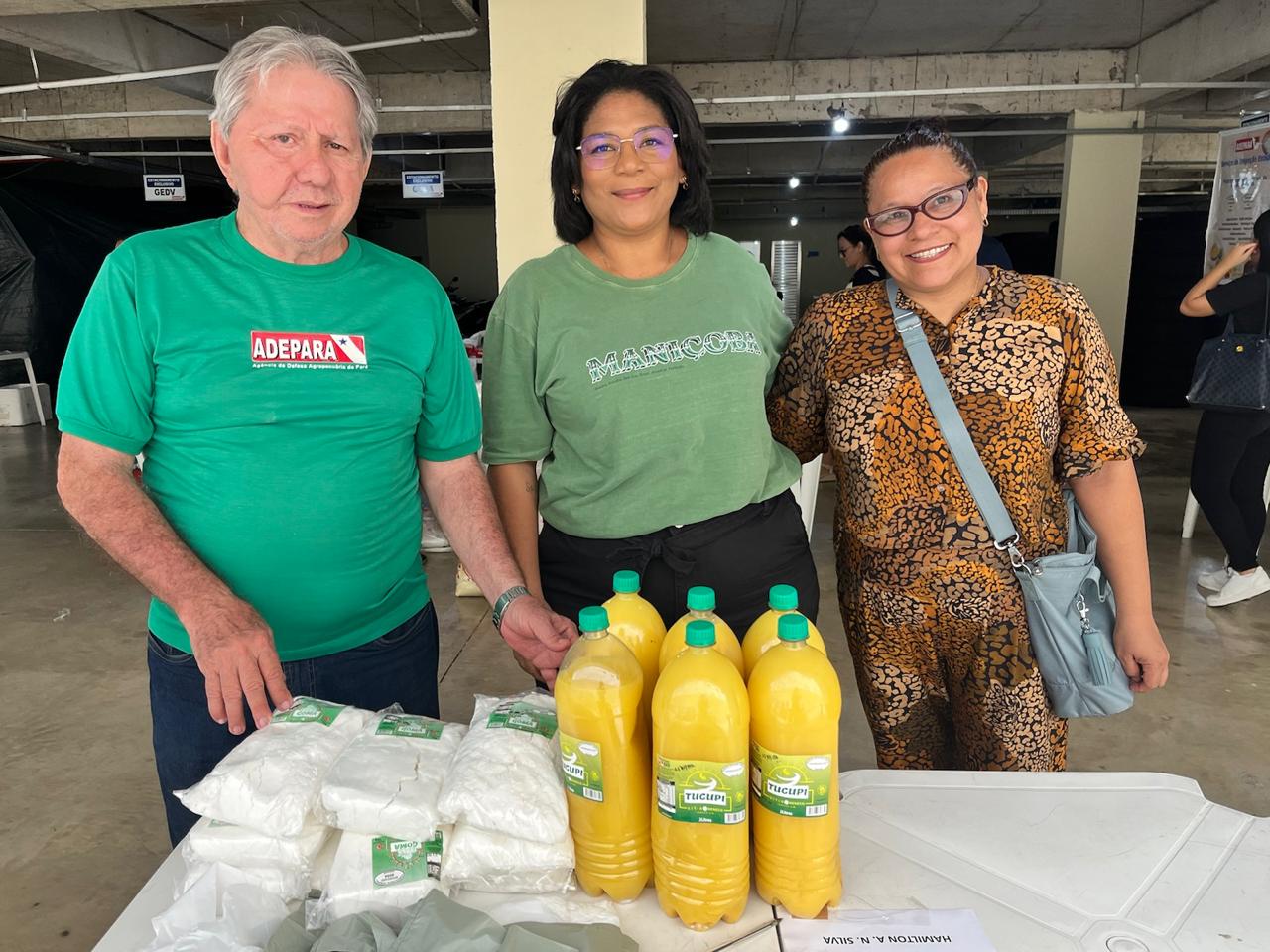 shell e joselena na feira de produtos artesanais