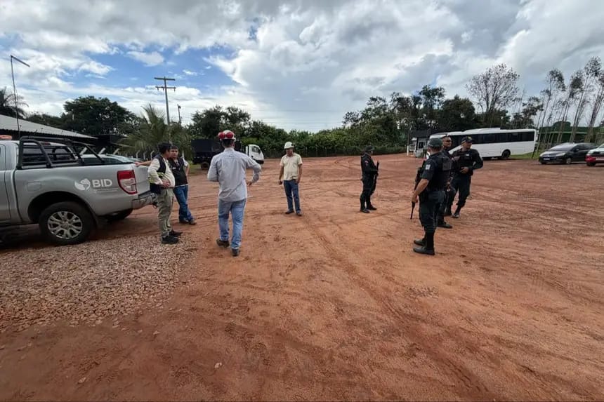 Equipe responsável pela inutilização da carga