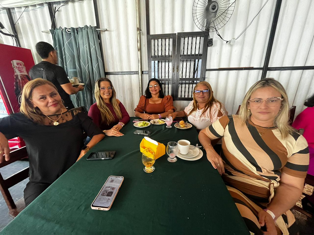 ​​​​Servidoras da Adepará celebram o dia das mães com um café da manhã especial