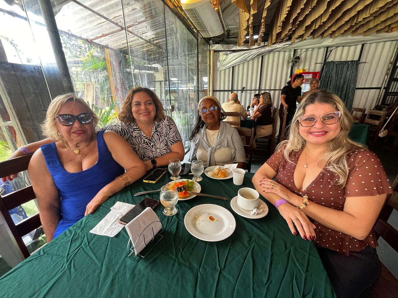 ​​​​Servidoras da Adepará celebram o dia das mães com um café da manhã especial