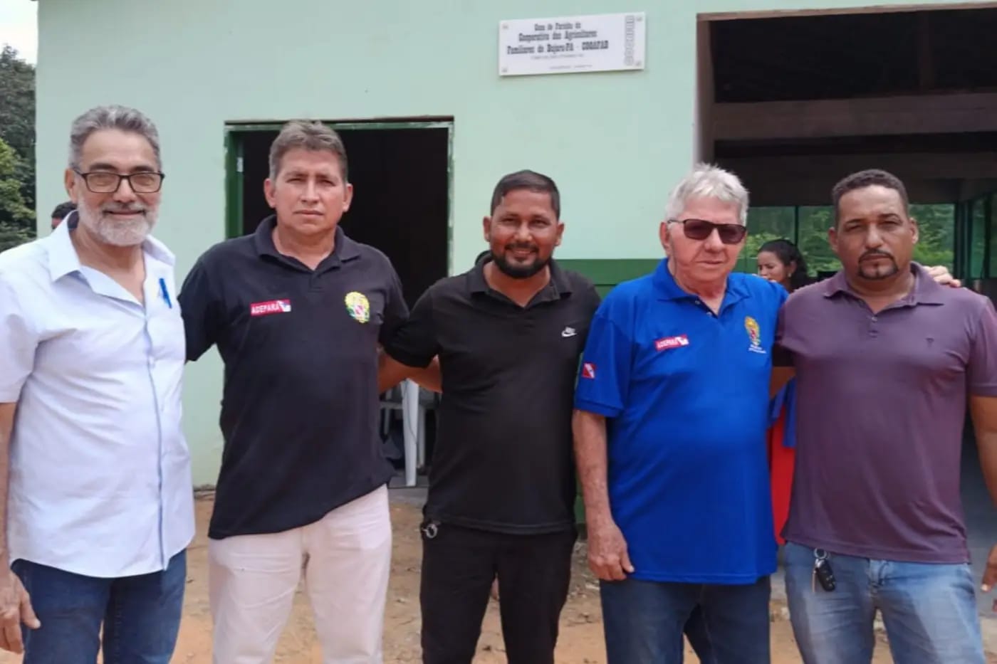 Equipe da Adepará e da cooperativa no ato de entrega da mais nova agroindústria da região do Capim